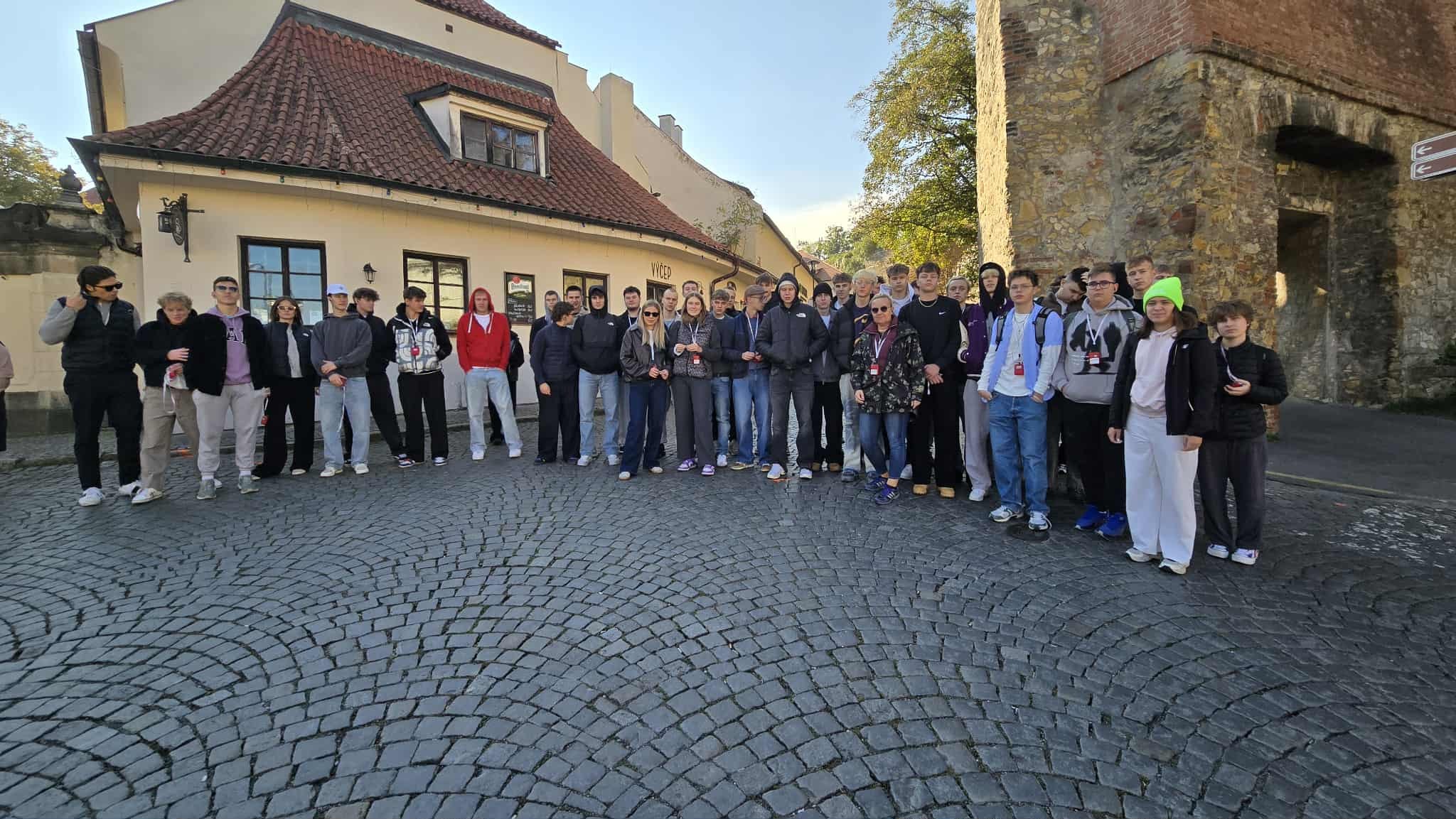 557155318 1380709530722130 7469525220886400130 n