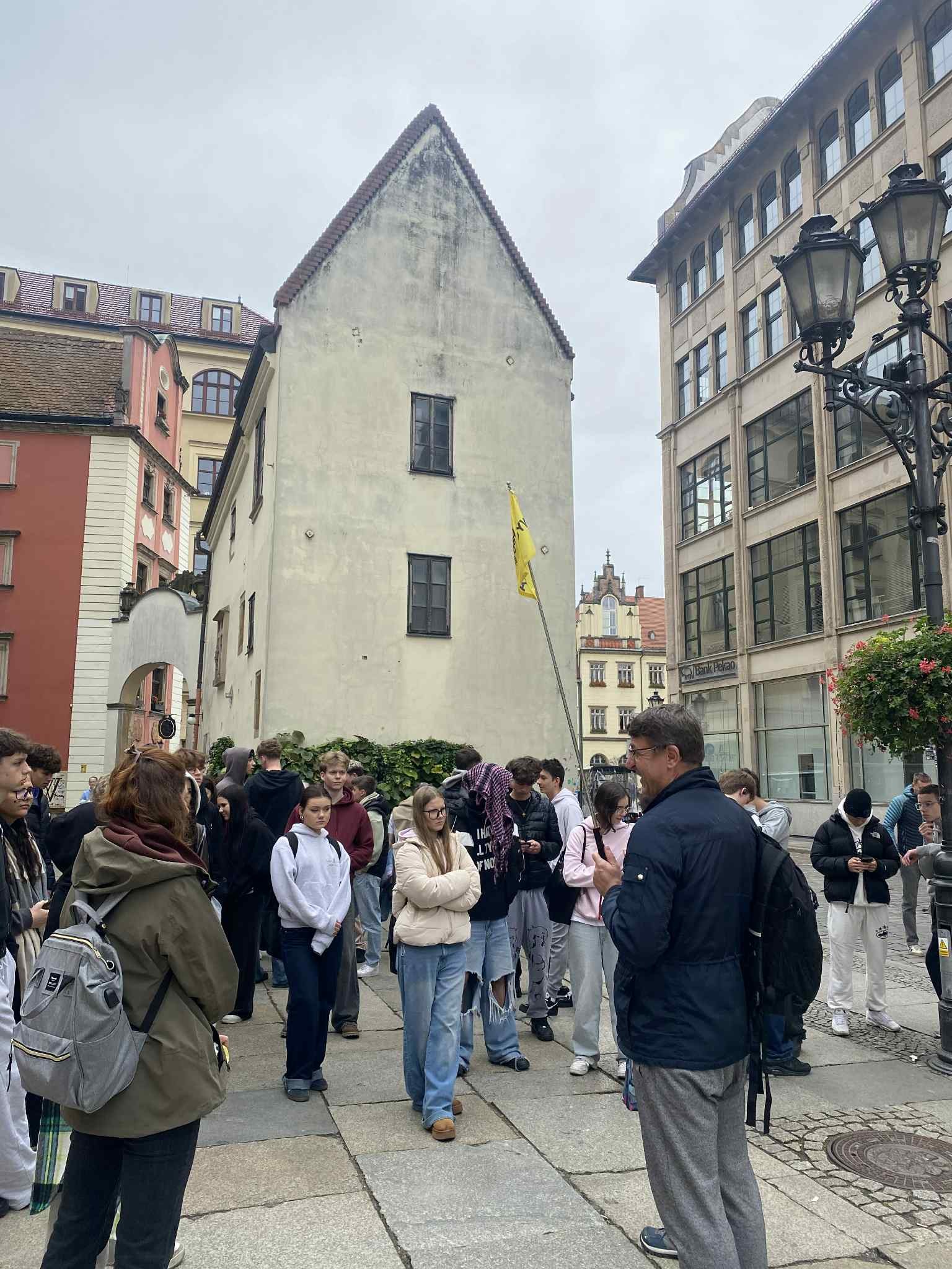 558981272 1388456353280781 7872974731883360942 n